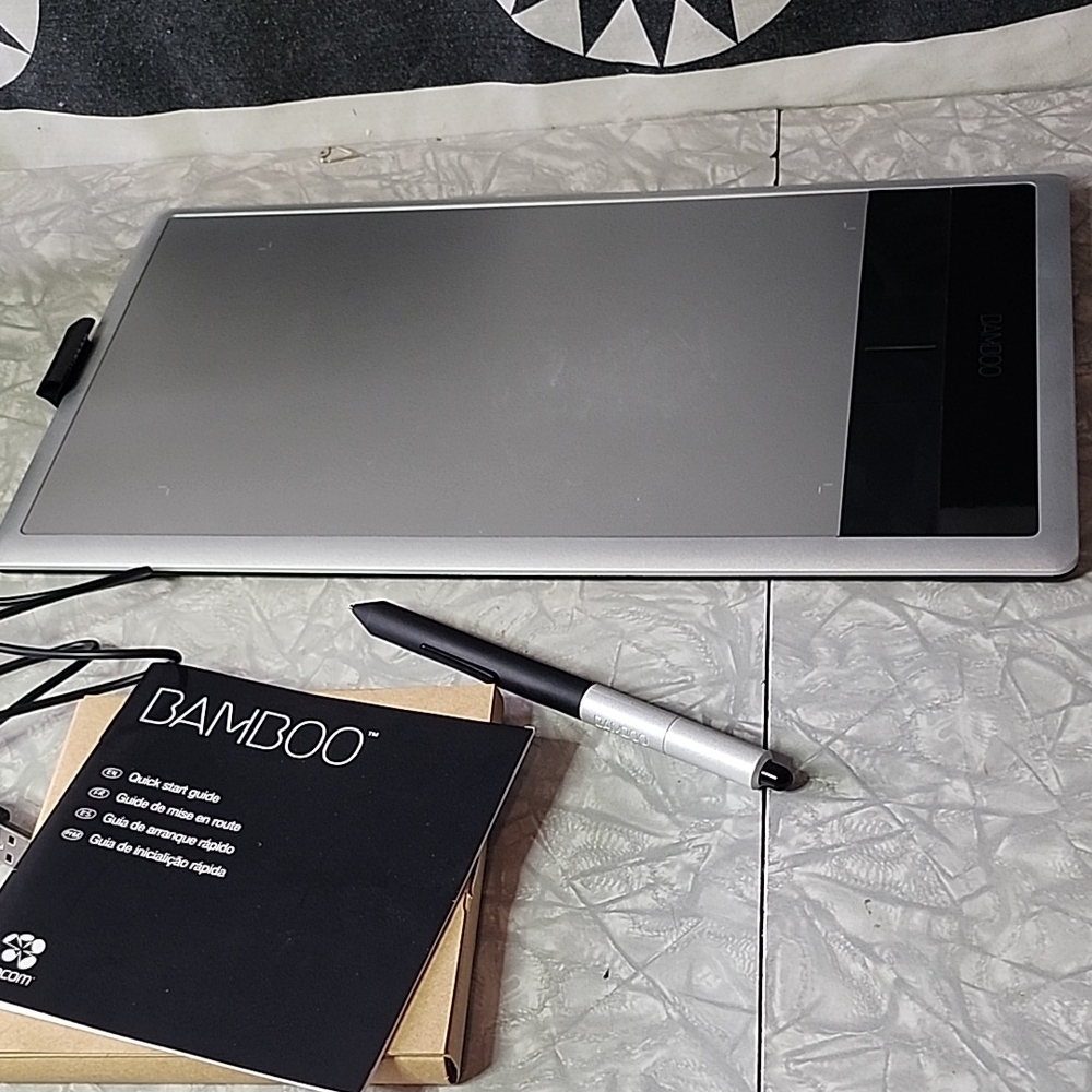 Wacom Bamboo Capture Digital Tablet CTH-670s w/Pen